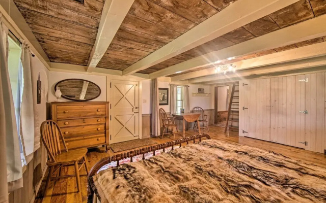 Remote 1901 Studio Cabin w/ Loft - Pets Allowed!