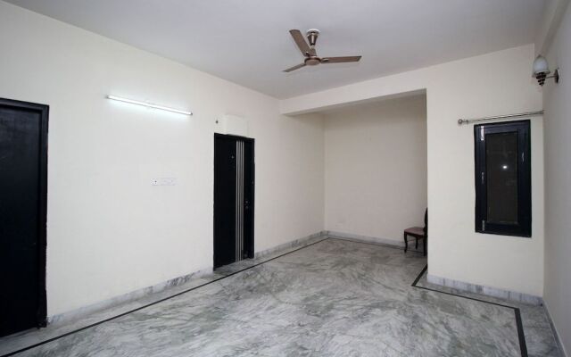 OYO 9069 Hotel WP 13