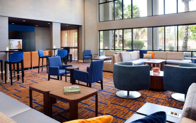 Courtyard by Marriott Oakland Airport