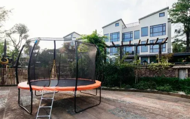 Mogan Mountain · Suzhou Style Garden Hostel