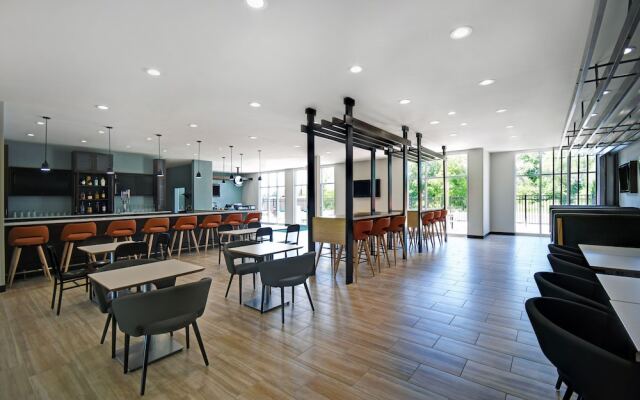 Holiday Inn Grand Rapids North - Walker, an IHG Hotel