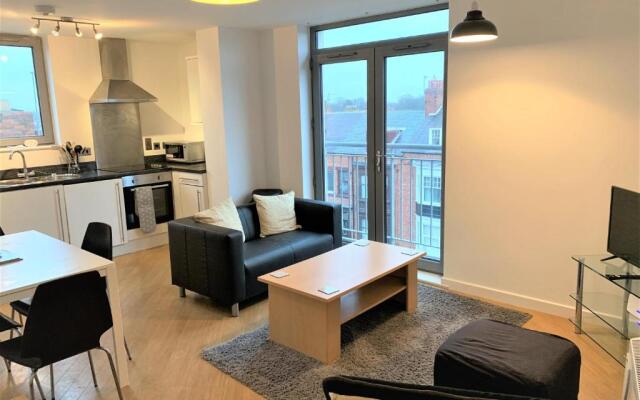 Central Darlington 2 Bed Apartment With Parking