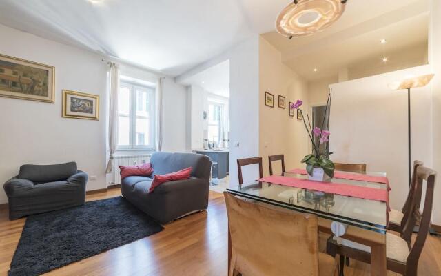 Colosseo & Colle Oppio Charming Apartment