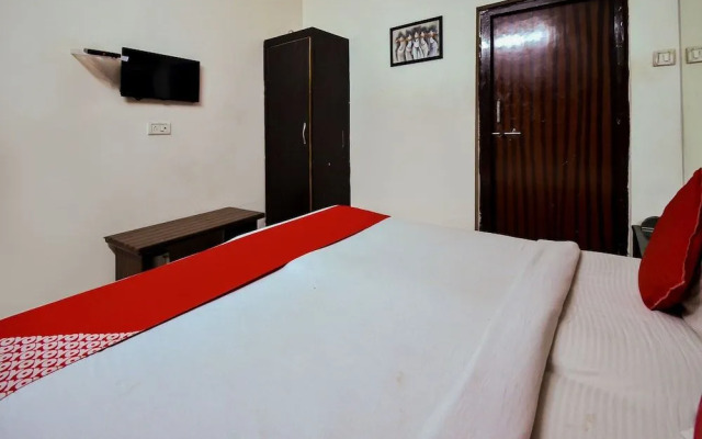 OYO 15933 Hotel V Square