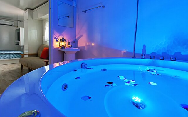 Ganghwa Spa in Caravan