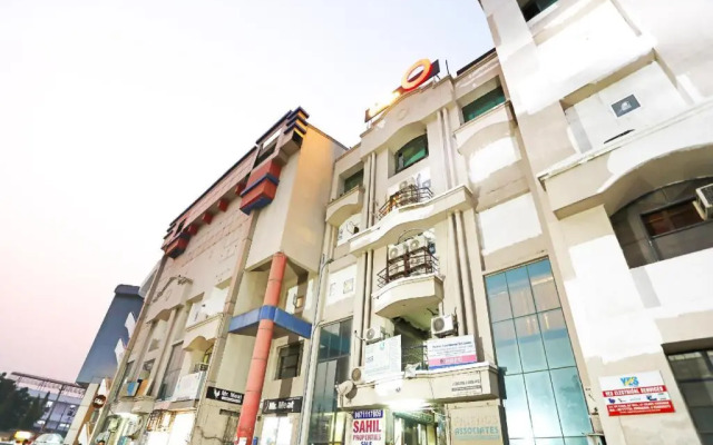 Slf Mall by OYO Rooms