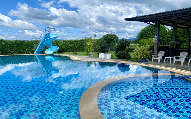 Maerim Villa & Pool