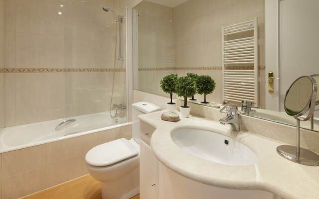 Easo Garden Apartment by FeelFree Rentals