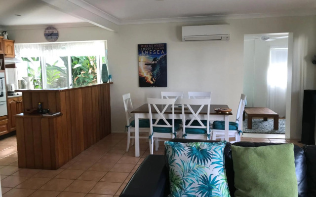 Mudjimba Esplanade Villa