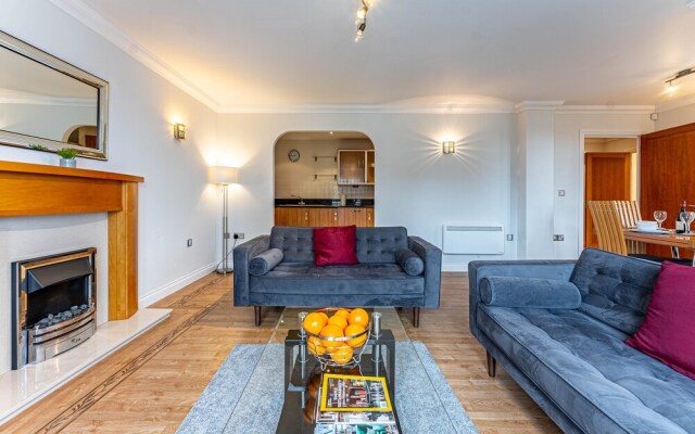 Celador Apartments - Riverside House Serviced Apartments
