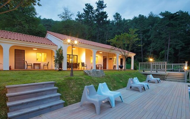 Yangpyeong Dabeu Pension