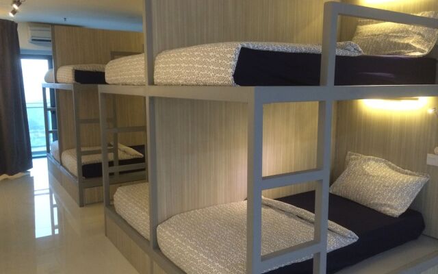 Summer Suites Express by Subhome - Hostel