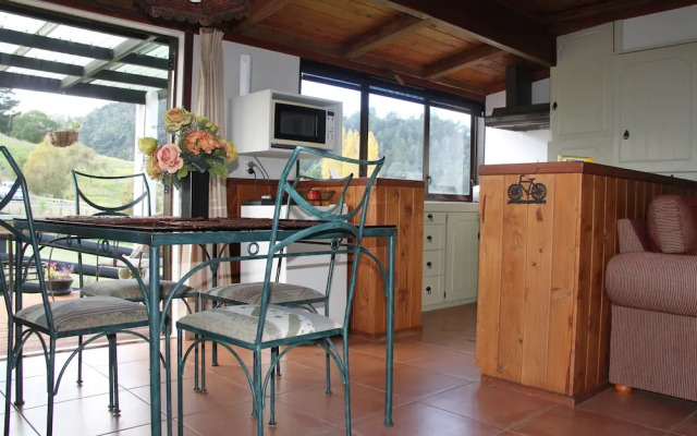 Chartre' Manor Bed & Breakfast