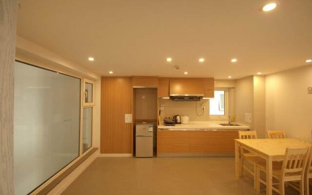 Weihai Shangchao Self-service Apartment