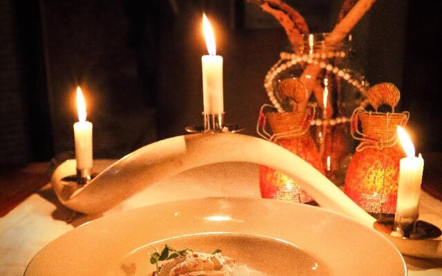 Amakhosi Safari Lodge and SPA