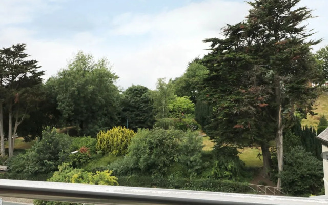 The Office Gardens, Apartment 3