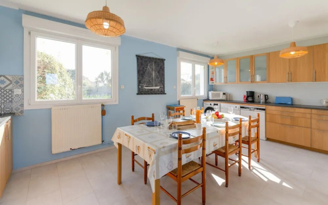 Family Home 2 Steps From the Beach