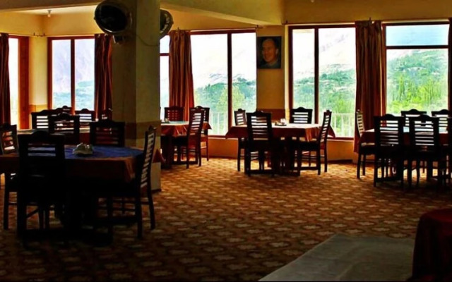 Hilltop Hotel Hunza