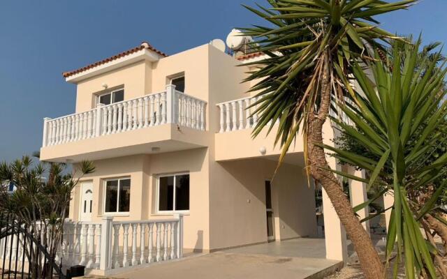 Sunrise Villa 11 in Ayia Thekla