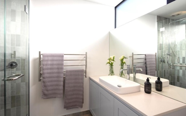 The Cottages on Lake Hayes – Bathroom – Lake Hayes