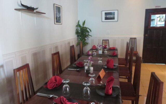 La Gondola Guesthouse And Restuarant