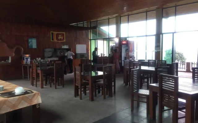 OYO 122 Glenloch Tea Factory Hotel