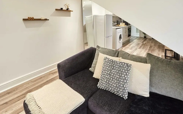 Host Stay Trafalgar Road