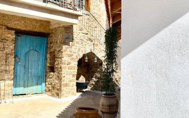 Traditional Stone House in Chandrinos