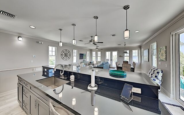 77tingln 4 Bedroom Home