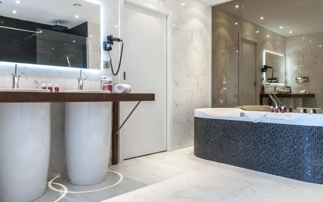 Martin’s Dream Hotel