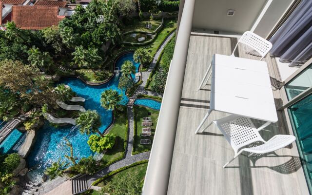 The Riviera Wongamat by Pattaya Holiday