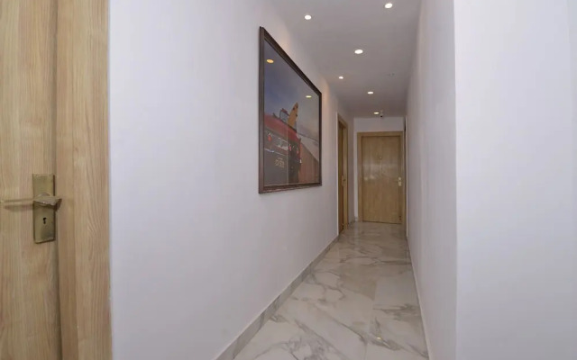 OYO Townhouse 539 Transit Express