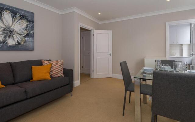 One bedroom High street kensington Apartment