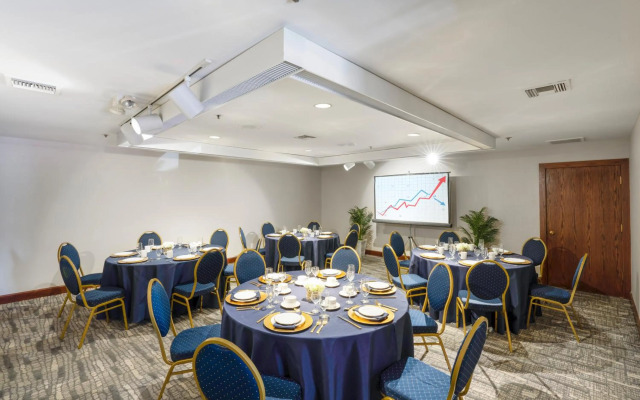 Chase Suites Hotel Brea-Fullerton
