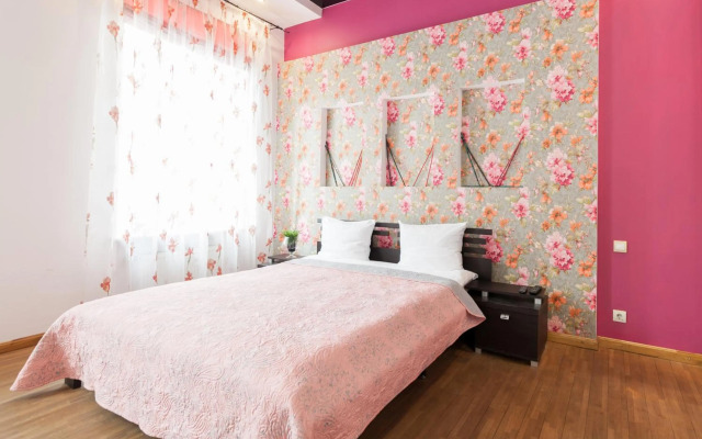 Апартаменты двухкомнатные для 6х около парка в центре