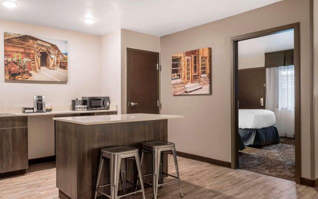 Copper King Hotel & Convention Center