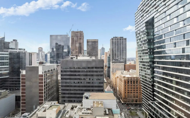 Luxuria Apartments - Collins House