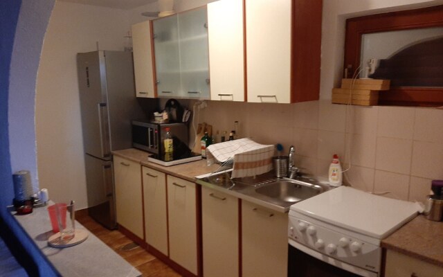 Cosy Apartment in Klenovica With Garden