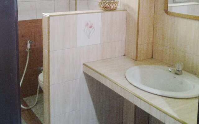 Aree Guesthouse 3
