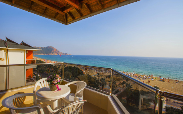 Kleopatra Ada Beach Hotel