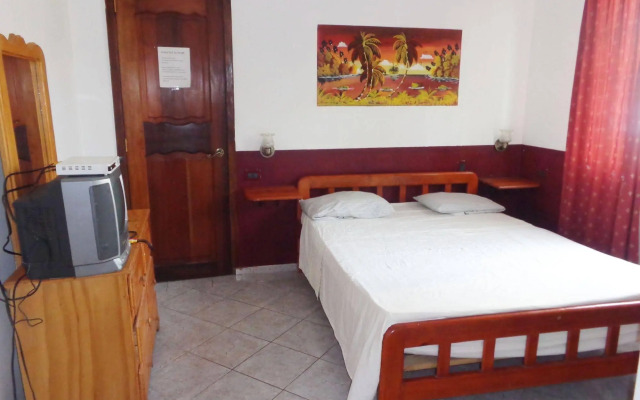 RIG Hostel Boca Chica Back Packer