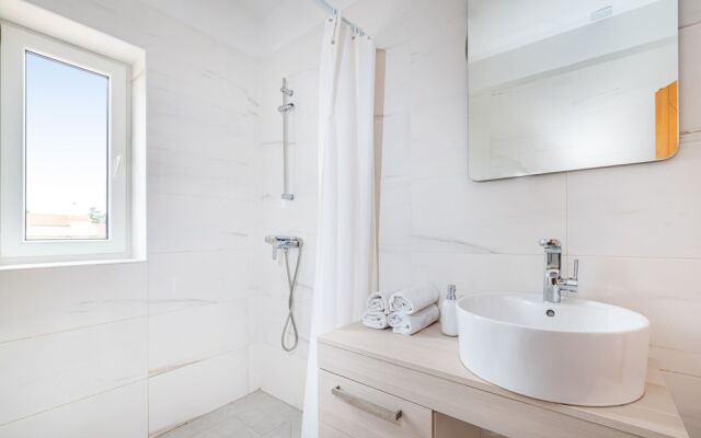 Cozy House Near Beach App 6