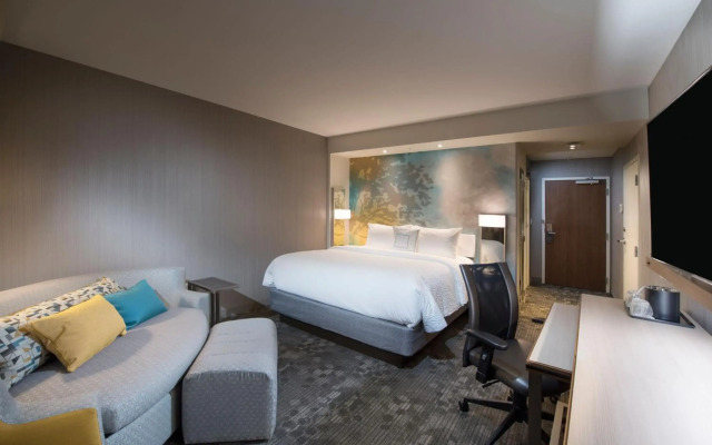 Courtyard by Marriott Atlanta Alpharetta/Avalon Area