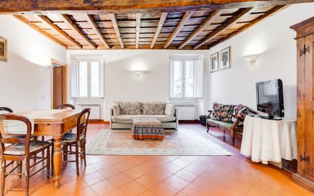 Wonderful Apartment Near The Trevi Fountain