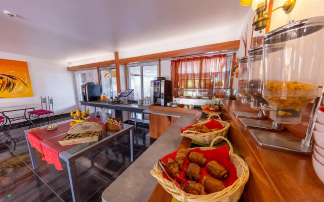 Brit Hotel Confort Helios Agde