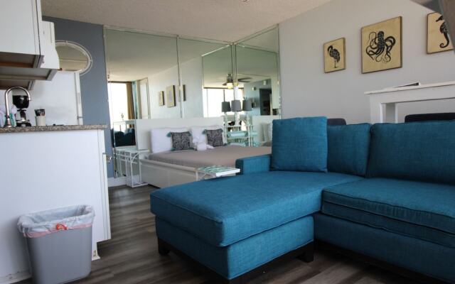 Cozy 5th Floor Waterview Condo