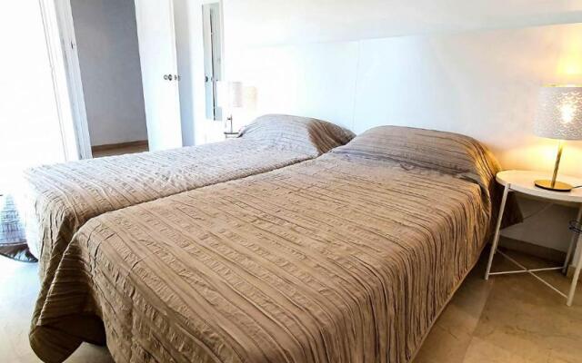 SKOL 233. Wonderful Two Bedroom Apartment in Marbella Center.