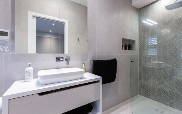 Hotham 2Bdr North Melbourne Apartment