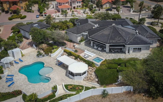 180 Ocean View 2 min to Beach Jacuzzi