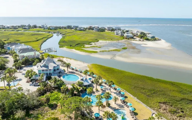 Beautifully Updated 3-bed, 2-bath Oceanfront Retreat